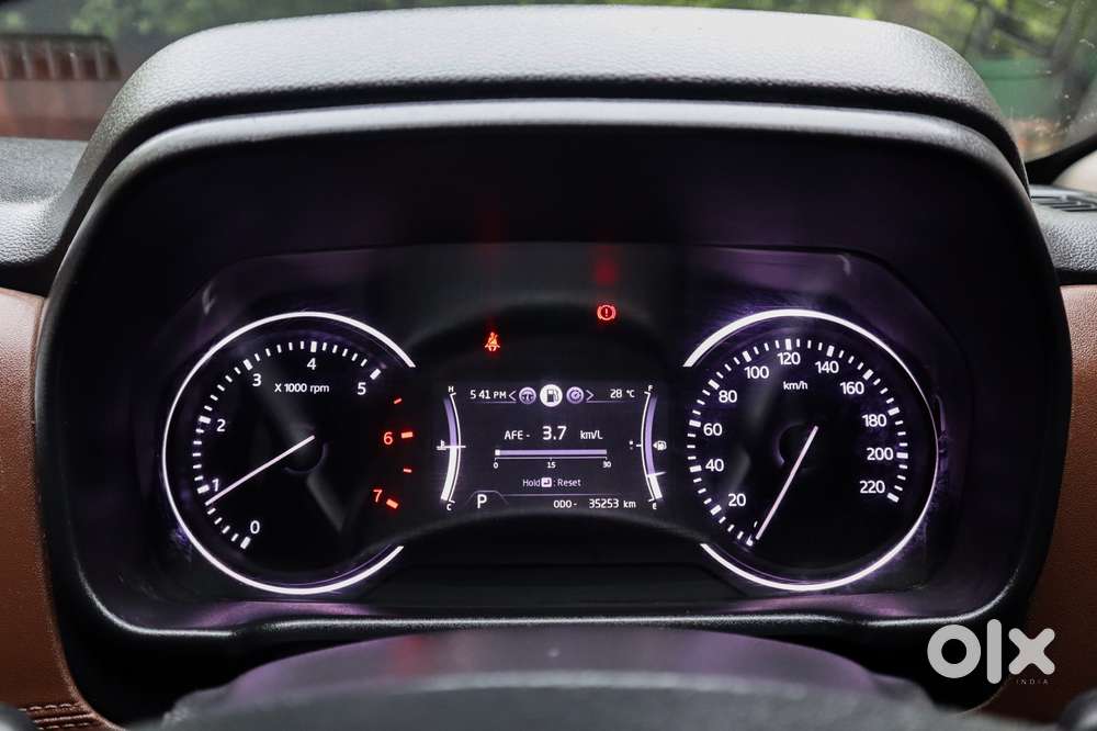Mahindra Scorpio N Z4 Petrol At 7 Str, 2024, Petrol