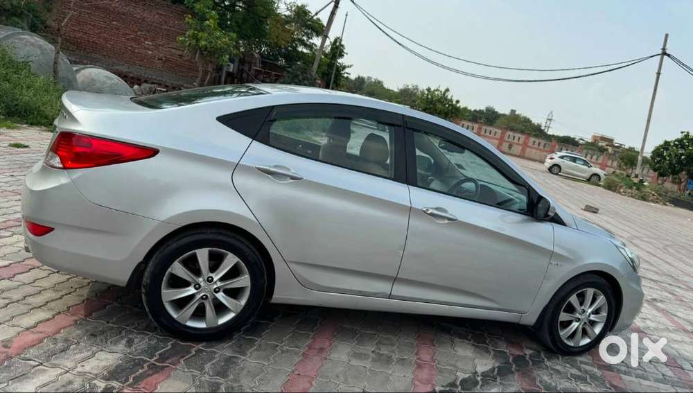 Hyundai Verna Fluidic Sx 1.6 Vtvt Petrol Car