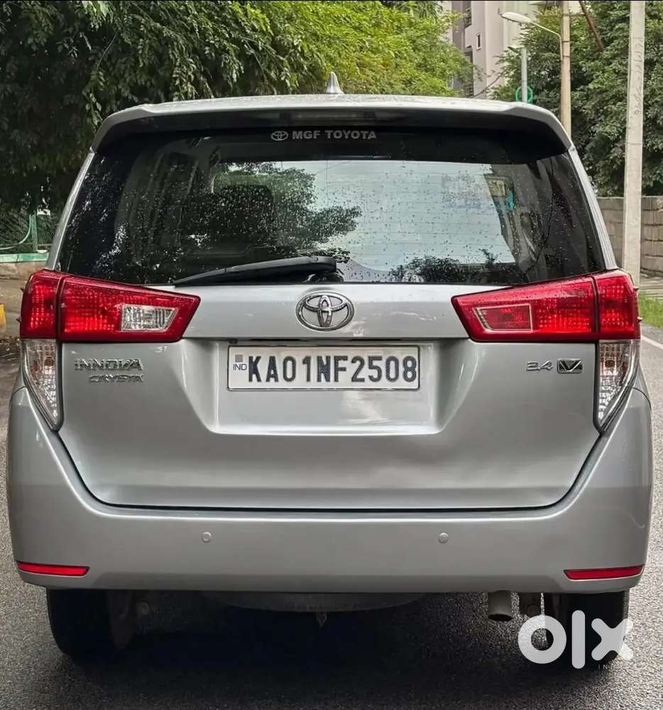 Tayota Innova Crysta 2.4 V