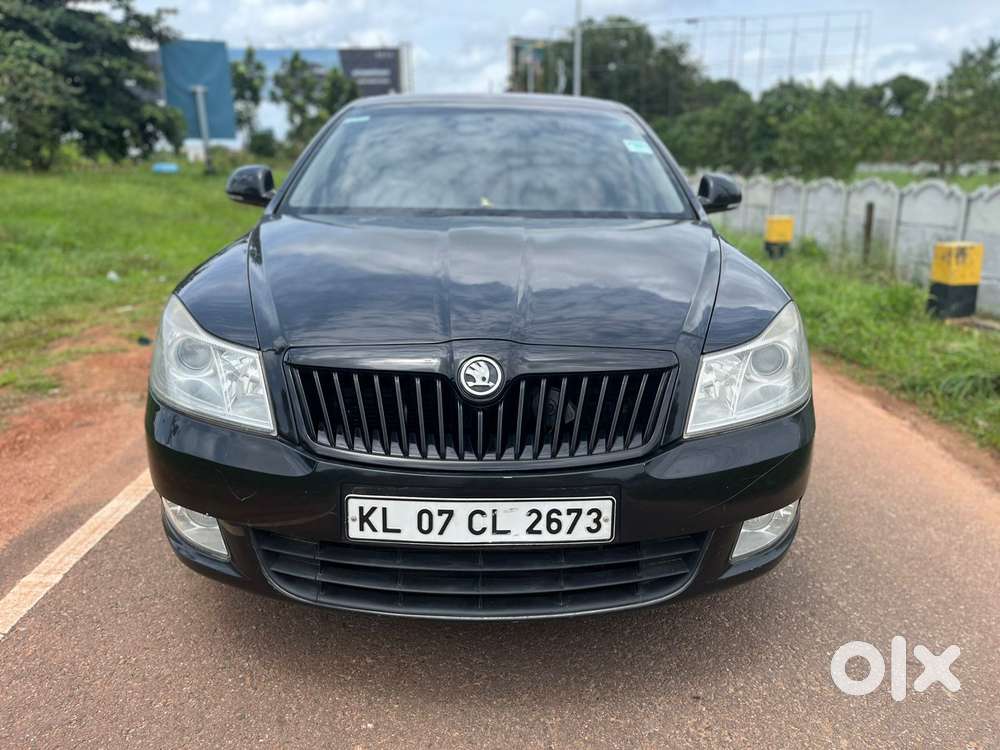 Skoda Laura 1.8 Tsi Ambiente, 2012, Petrol