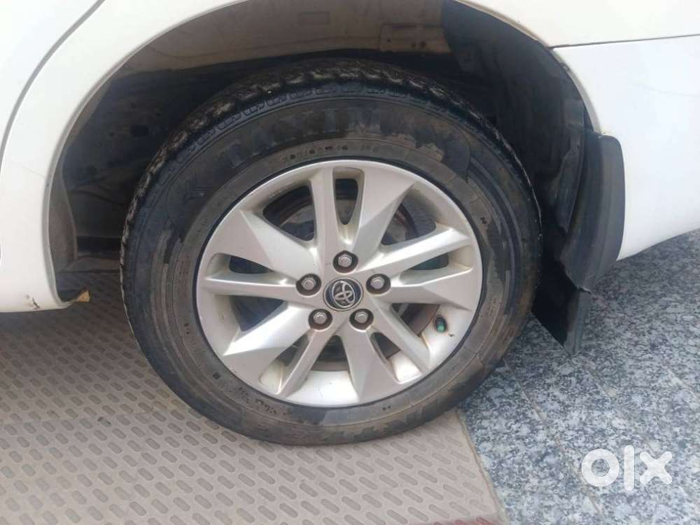 Toyota Innova Crysta 2.4 V 8 Str, 2017, Diesel
