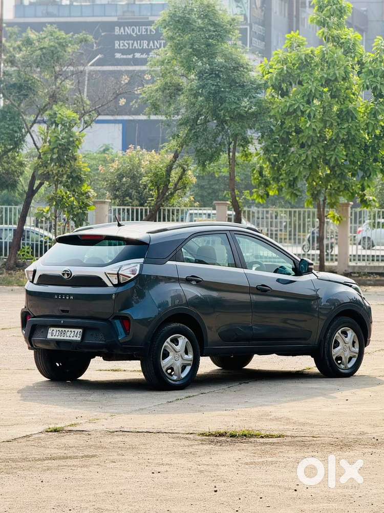 Tata Nexon 1.2 Revotron Xma Amt (s), 2020, Petrol