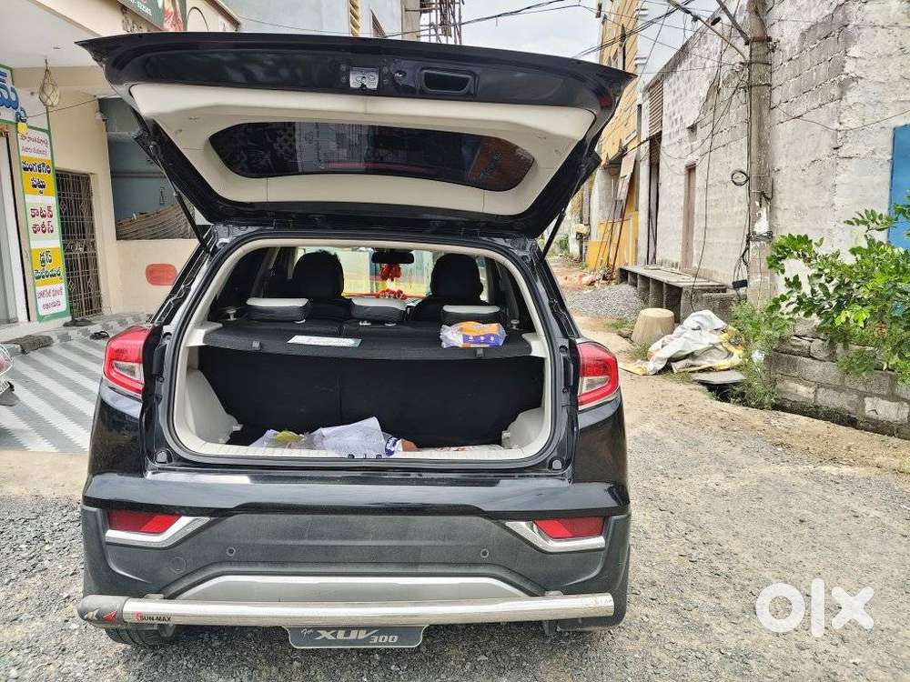 Mahindra Xuv300 W8 1.5 Diesel Dual Tone, 2023, Diesel