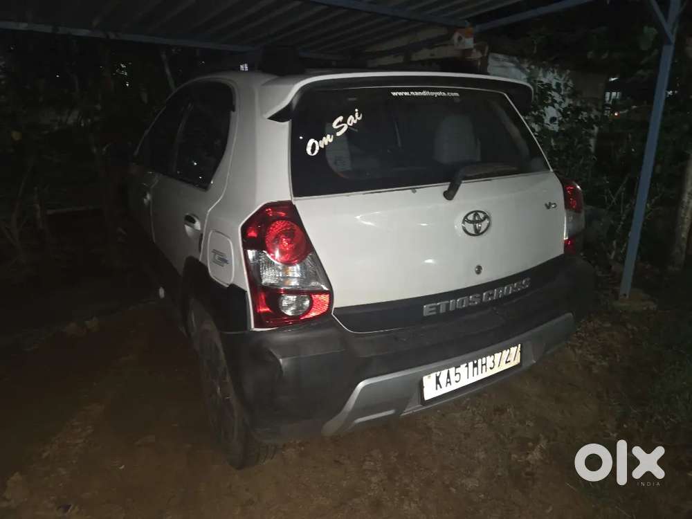 Toyota Etios Cross 2015