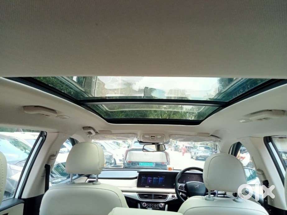 Mahindra Xuv700 2.2 Ax 7 Diesel At Luxury Pack Str, 2022, Diesel