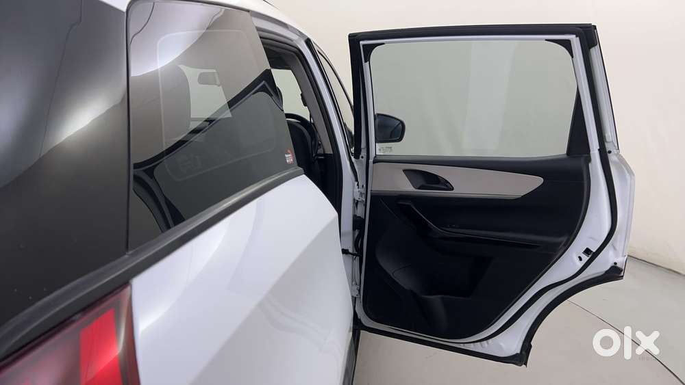 Mahindra Xuv700 2.2 Ax 5 Diesel Mt 7 Str, 2024, Diesel