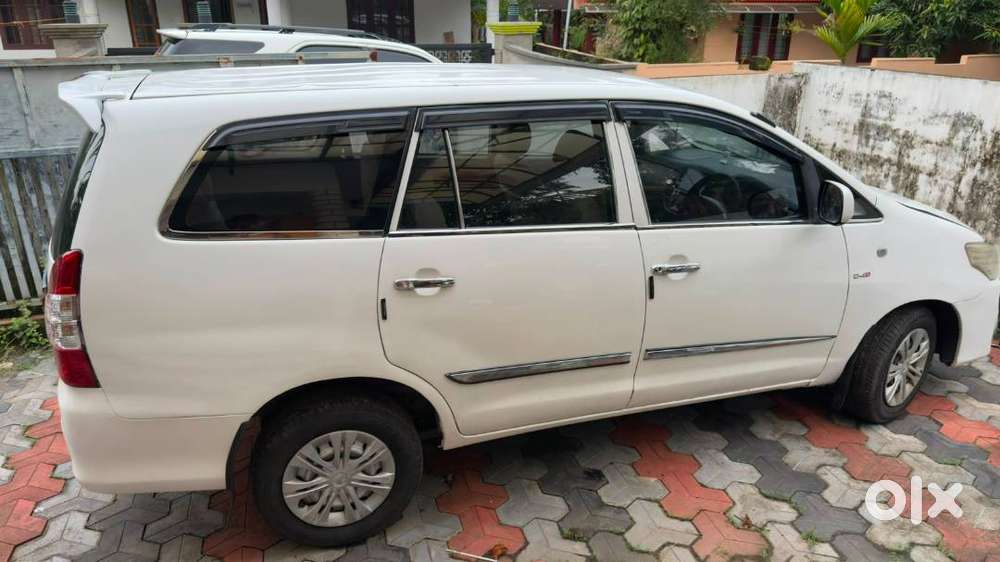 Toyota Innova (2016)