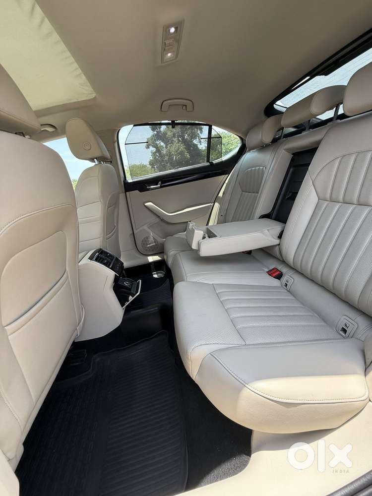 Skoda Superb L&k 1.8 Tsi At, 2020, Petrol