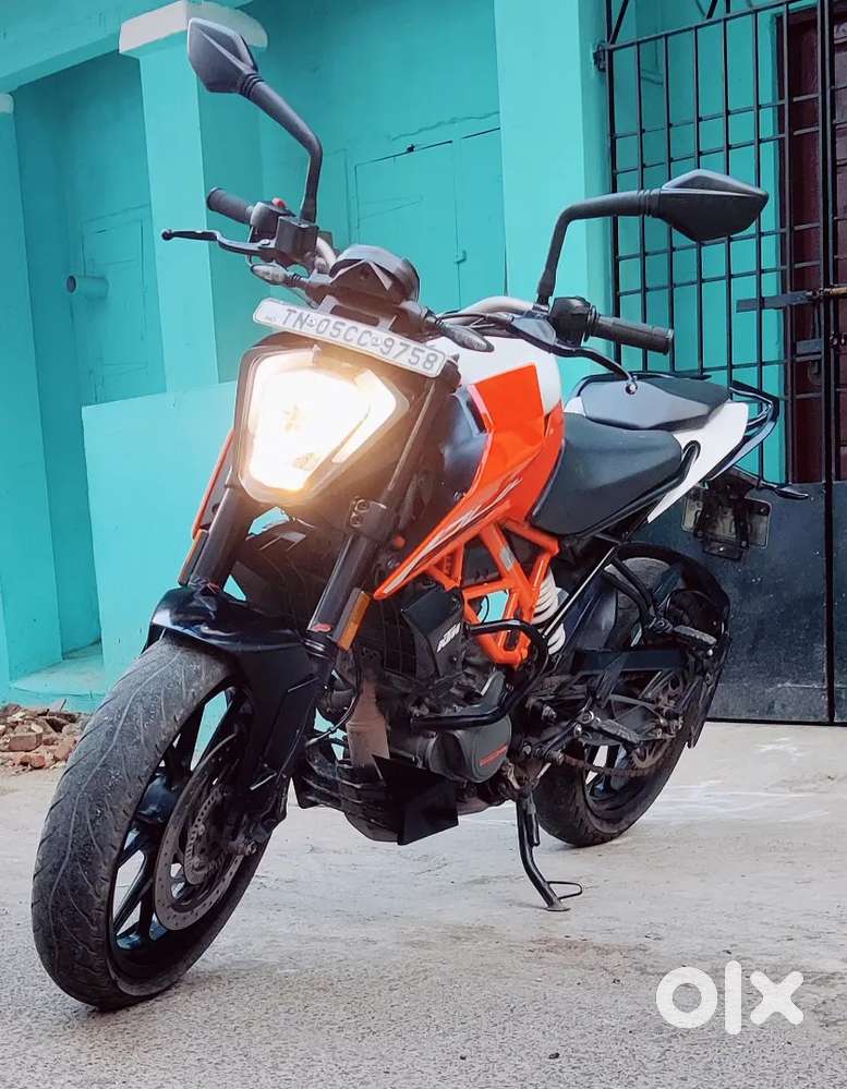 KTM DUKE 125 Motorcycles 1762365343