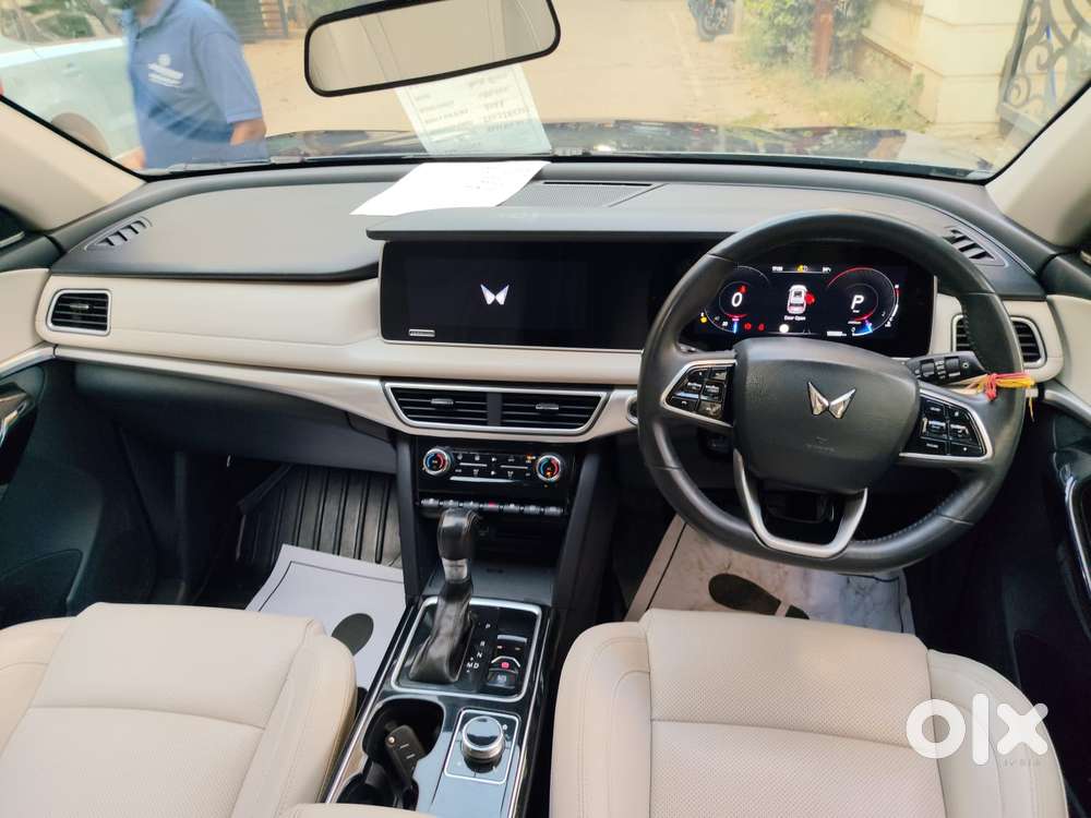 Mahindra Xuv700 2.2 Ax 7 Diesel At Luxury Pack Str, 2022, Diesel