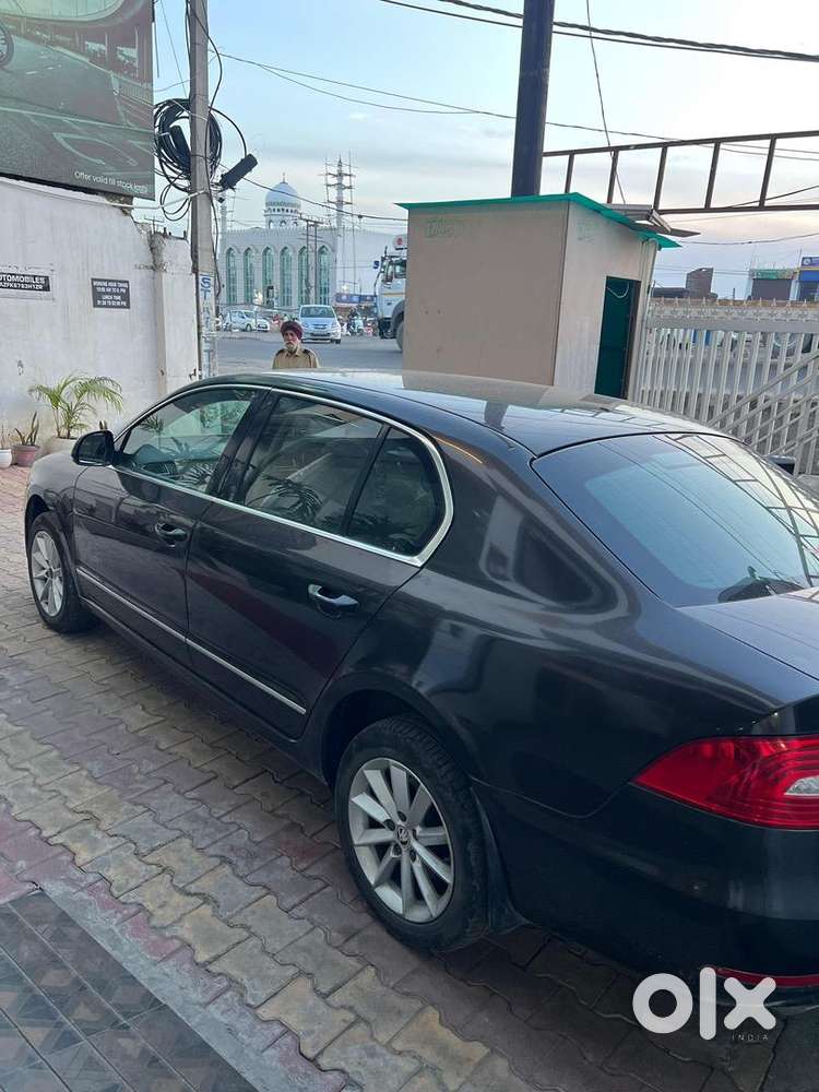 Skoda Superb 2015 Petrol Well Maintained