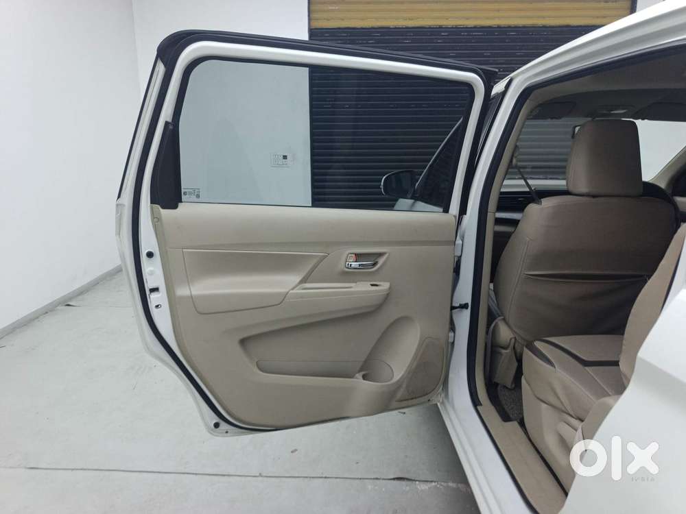 Maruti Suzuki Ertiga Vxi At, 2024, Petrol