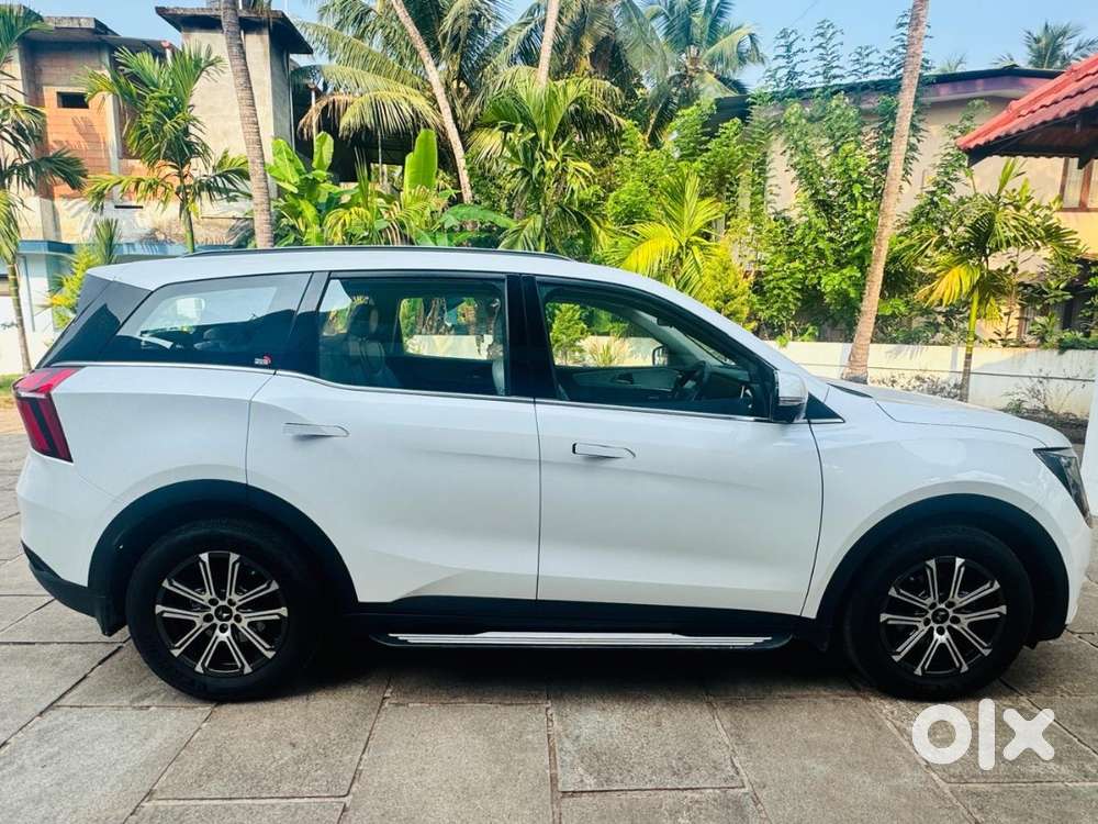 Pristine Xuv700 Ax7 Luxury Pack Petrol At  Dec 2022  Single Owner