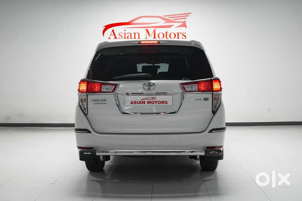 Toyota Innova Crysta 2.4 V 8 Str, 2016, Diesel