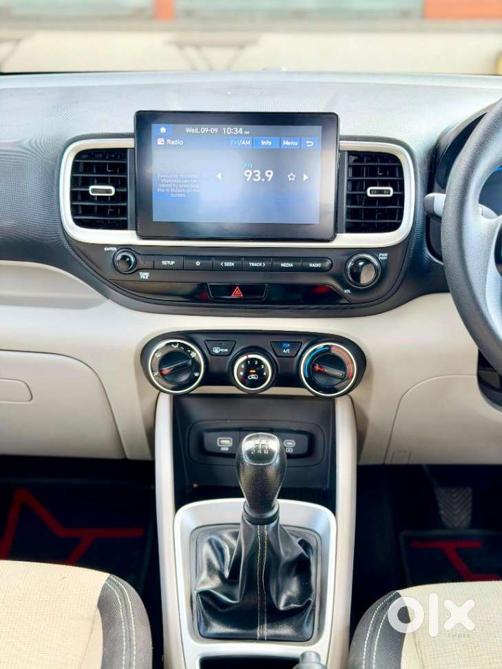 Hyundai Venue, 2023, Petrol