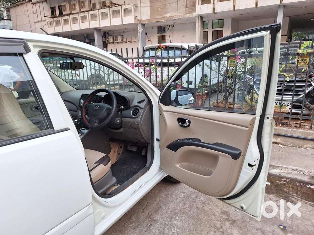 Hyundai I10 [2010-2017] 1.2 Sportz At, 2011, Petrol
