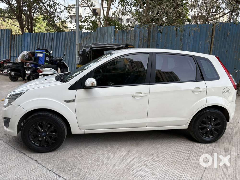 Ford Figo 2012-2015 Petrol Titanium, 2015, Petrol