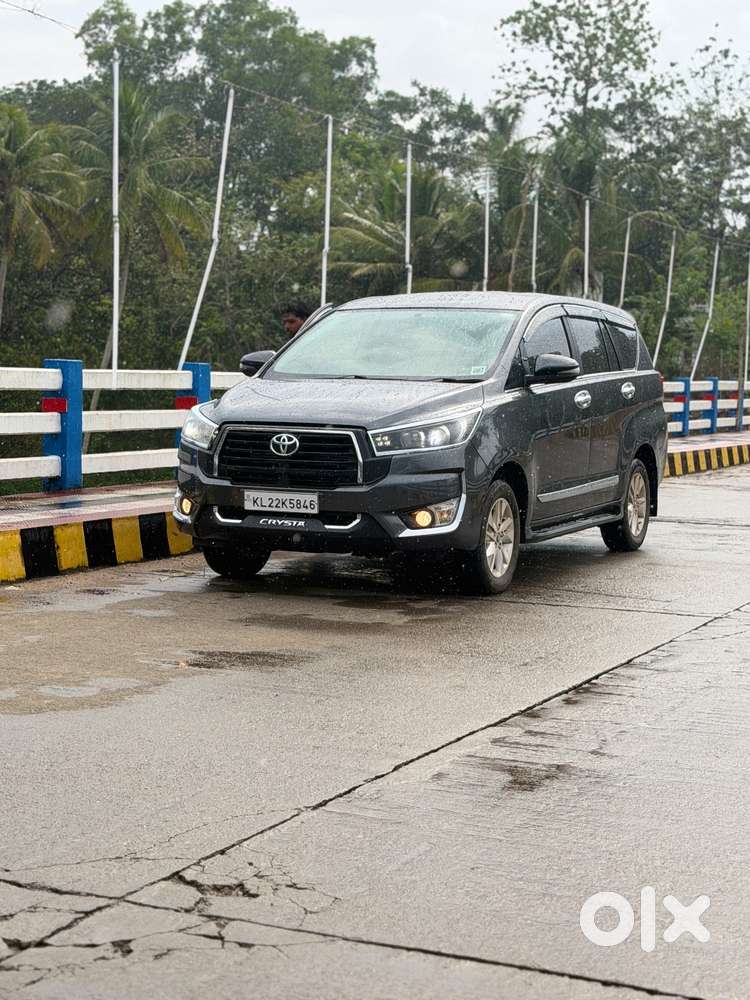 Toyota Innova Crysta 2017 Diesel Well Maintained