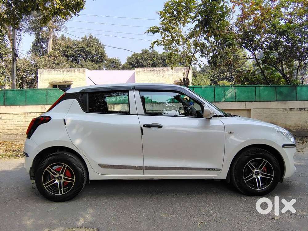 Maruti Suzuki Swift Lxi Optional-o, 2022, Petrol