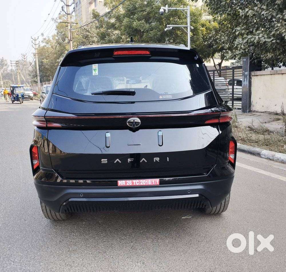 Tata Safari Accomplished X Plus 7 Str Dark Edition At, 2025, Diesel