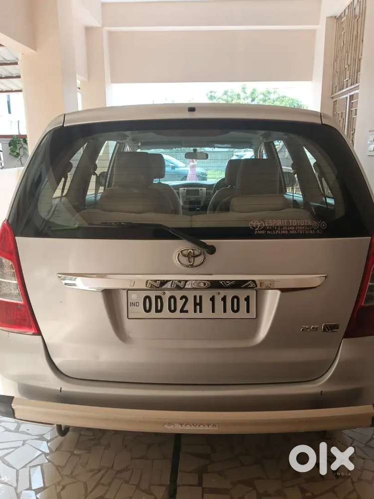 Toyota Innova 2013 2.5v Diesel Well Maintained