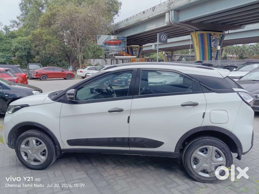 Tata Nexon 1.2 Revotron Xm (s), 2023, Petrol