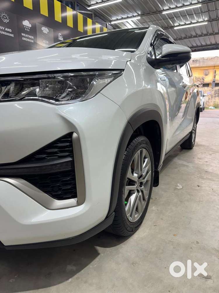 Toyota Innova Hycross 2023 Petrol New Condition