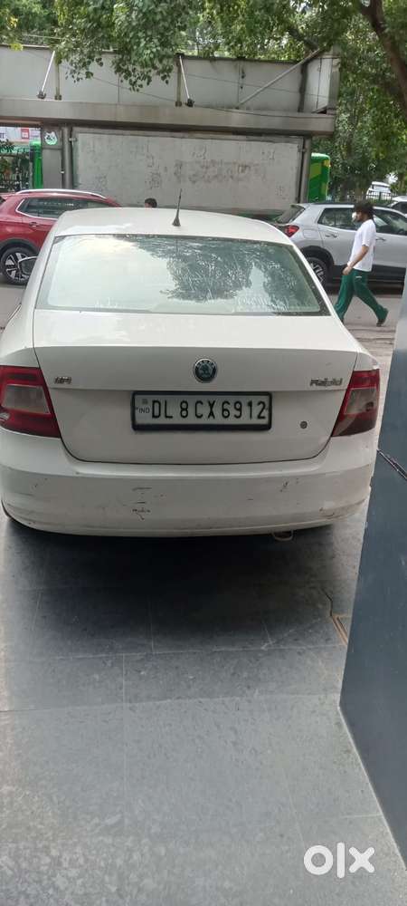 Skoda Rapid 1.6 Mpi Ambition Plus, 2012, Petrol