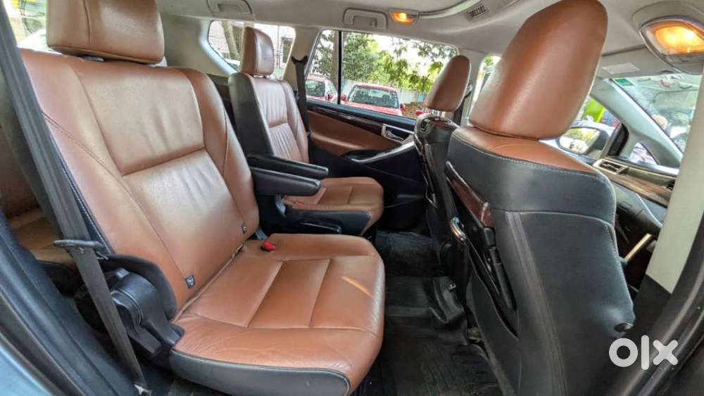 Toyota Innova Crysta 2.8z Automatic, 2016, Diesel