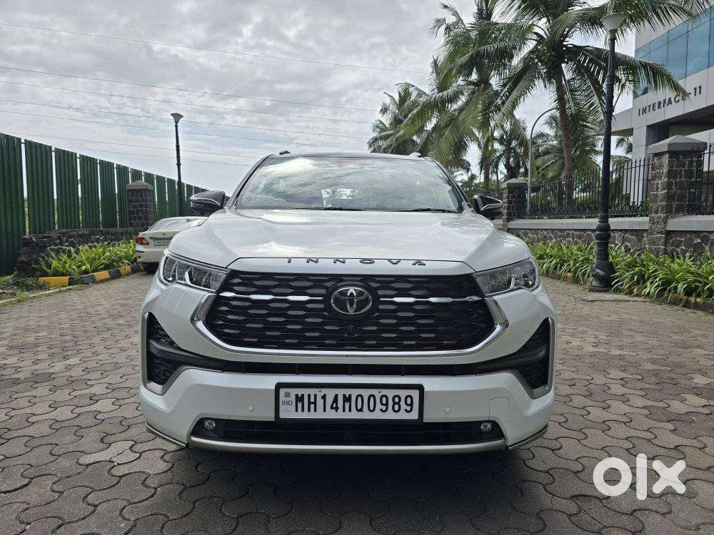Toyota Innova Hycross 2.0 Zx (o) Hybrid 7 Str, 2025, Petrol