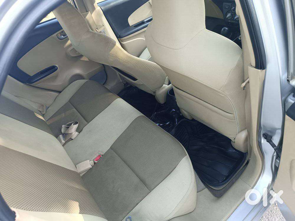 Honda Brio V Automatic, 2014, Petrol
