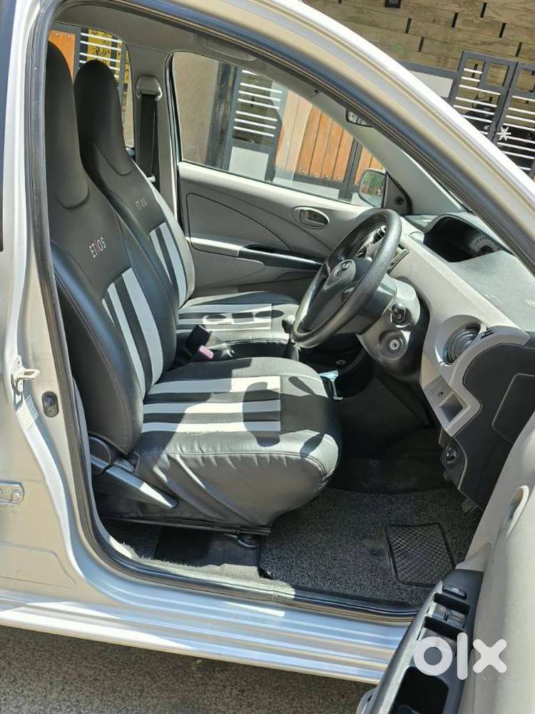 Toyota Etios Liva 2011-2012 G, 2011, Petrol