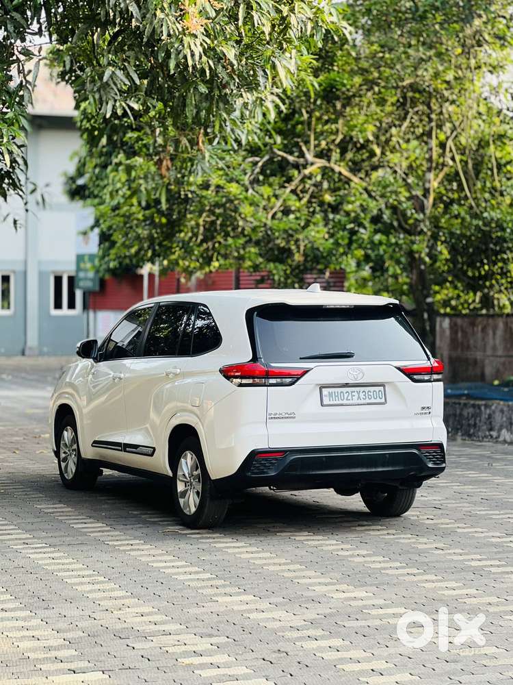 Toyota Innova Hycross 2.0 Vx Hybrid 7 Str, 2023, Petrol
