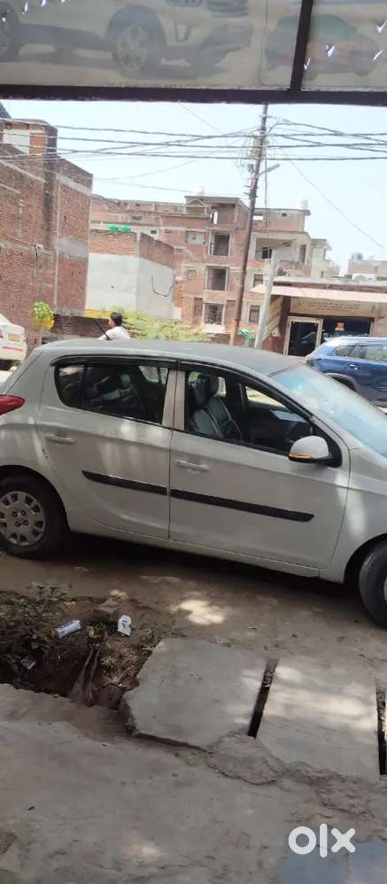 Hyundai I20 2013 Diesel 117000 Km Driven Good Condition