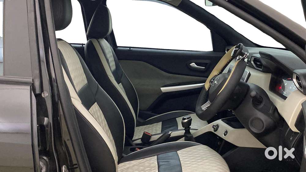 Nissan Magnite 1.0 Xv, 2021, Petrol