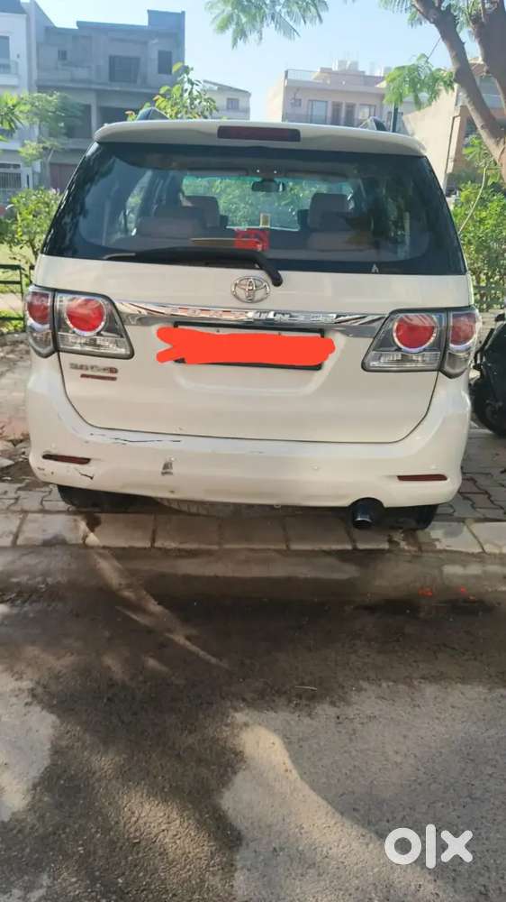 Toyota Fortuner Automatic 2014 Diesel 125000 Km Driven