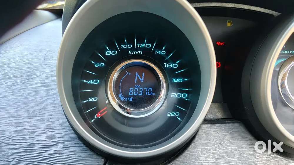 Mahindra Xuv500 W10 | 2015 | Dl Registered | 90k Km | 2nd Owner | ₹3.9