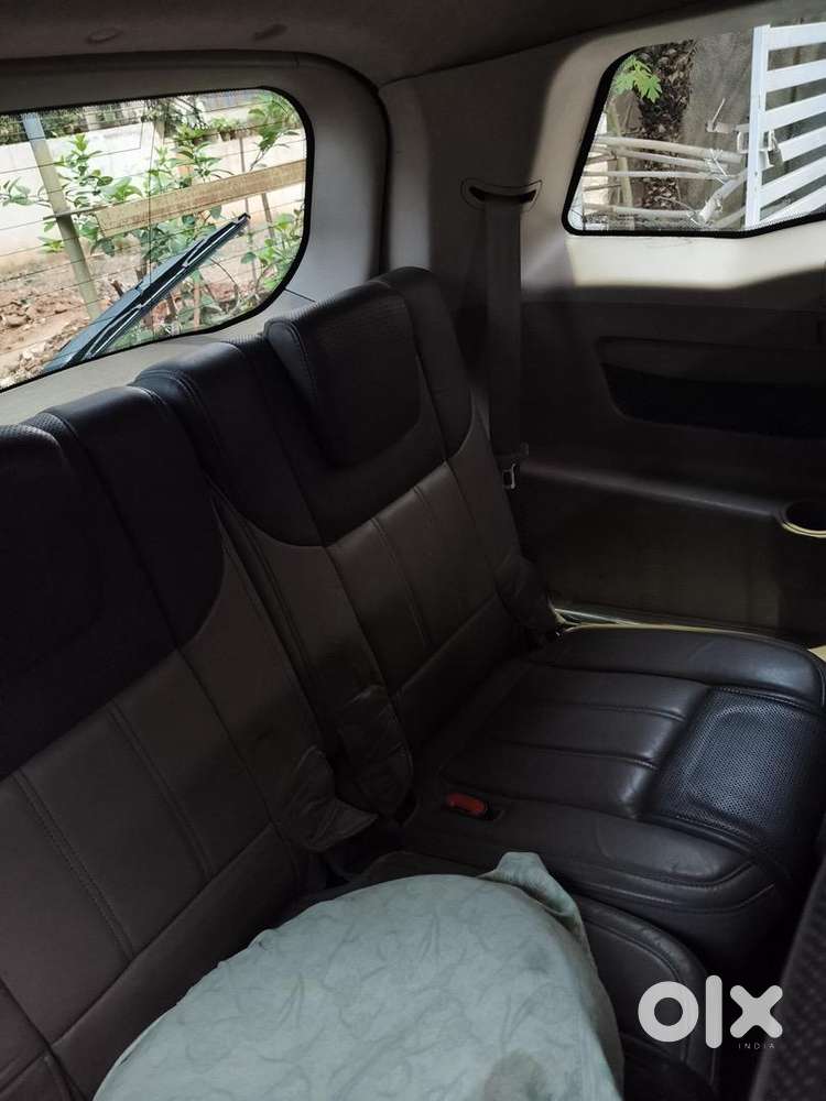 Mahindra Xuv700 2015 Diesel Well Maintained