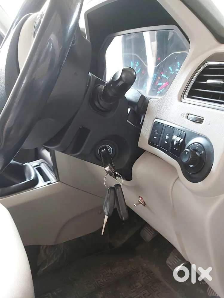 Mahindra Scorpio S 11