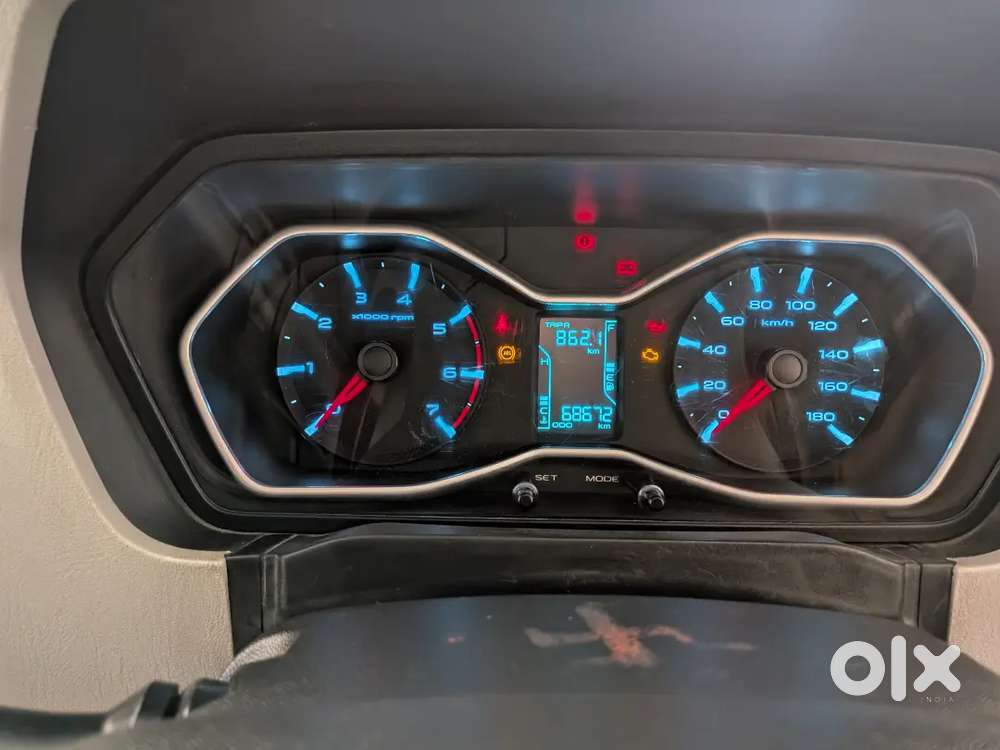 Mahindra Scorpio S10. Hybrid 2017