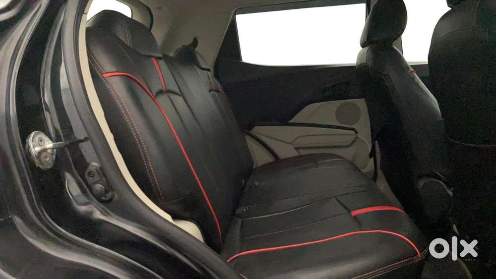 Mahindra Xuv300 W6, 2023, Petrol