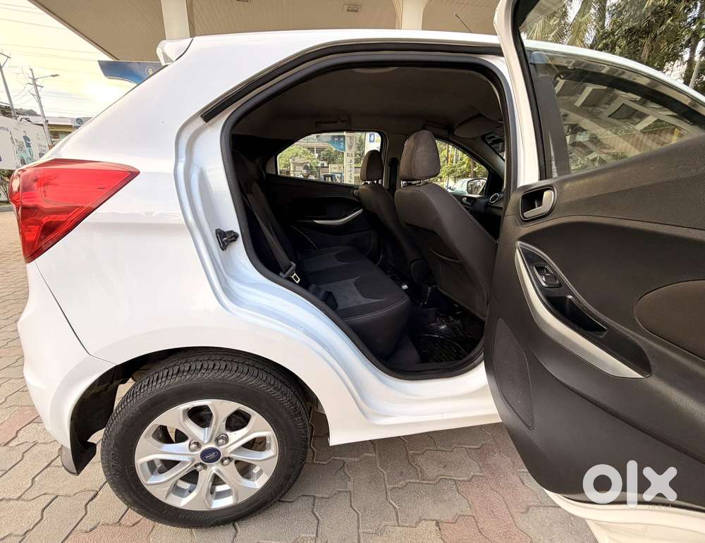 Ford Figo Titanium Blu, 2017, Petrol