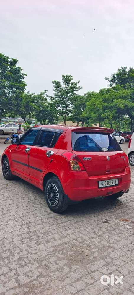 Maruti Suzuki Swift Vxi + Manual, 2011, Cng & Hybrids