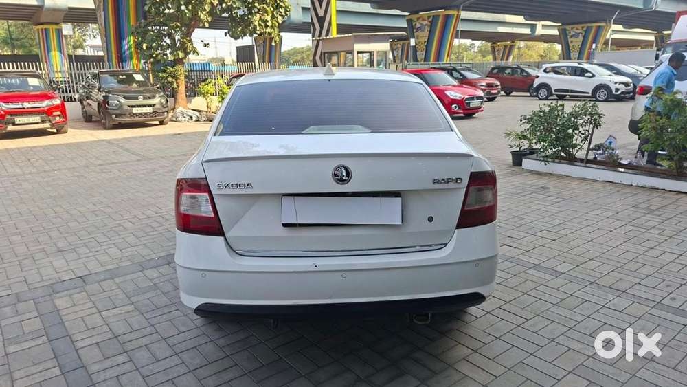 Skoda Rapid Petrol 2018
