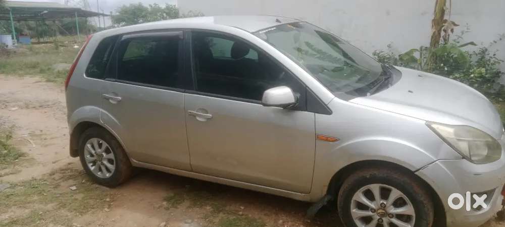 Ford Figo 2011 Petrol 121000 Km Driven Ful Option