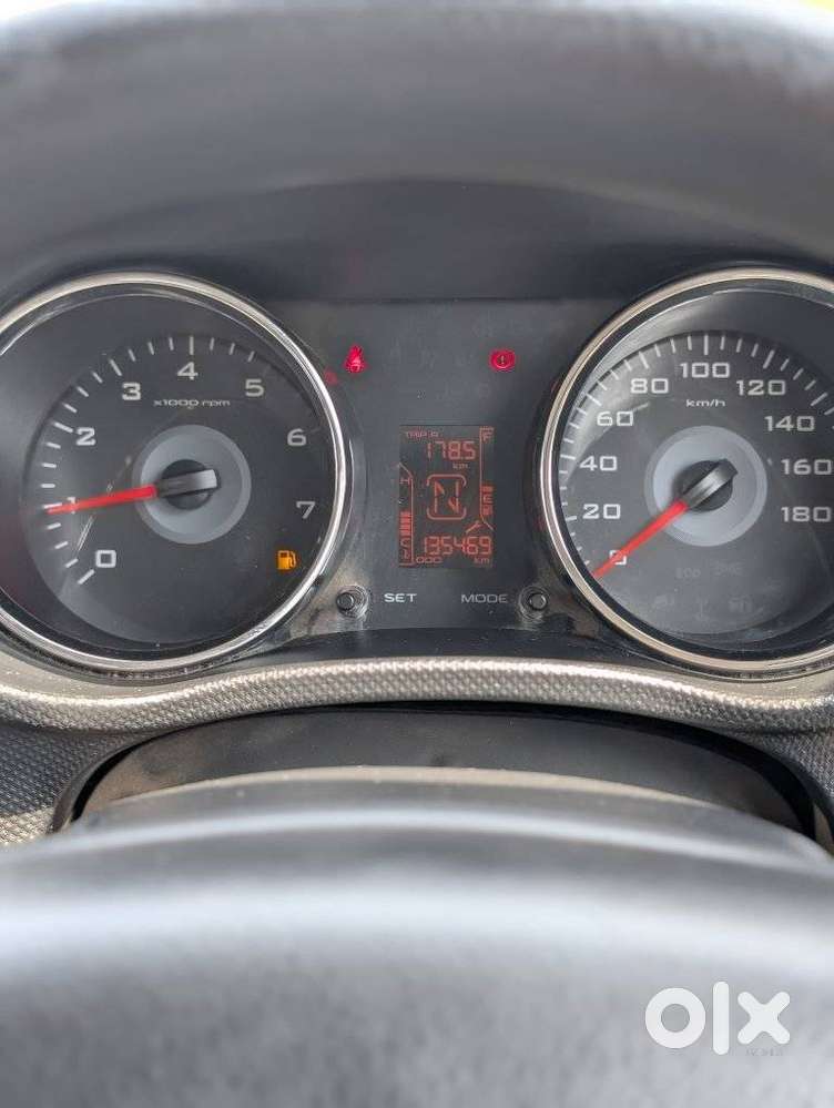 Mahindra Tuv 300 T8, 2017, Diesel