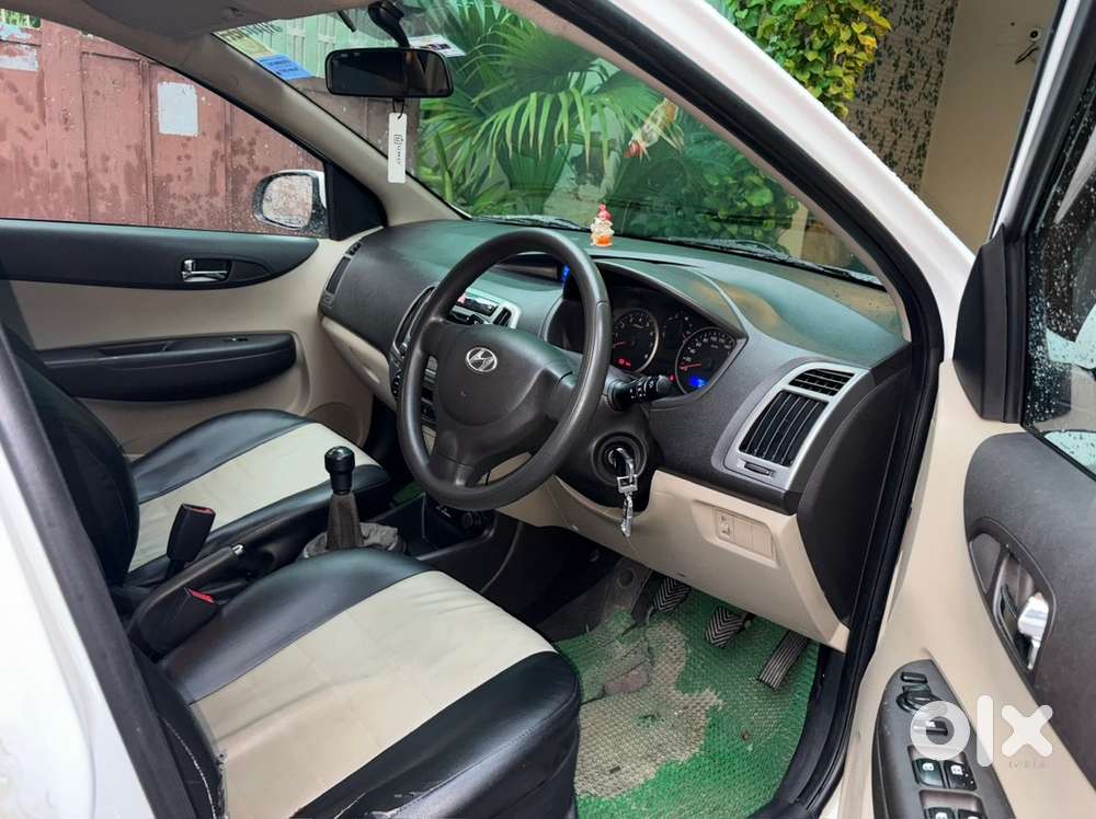 Hyundai I20 Petrol Manual 2013