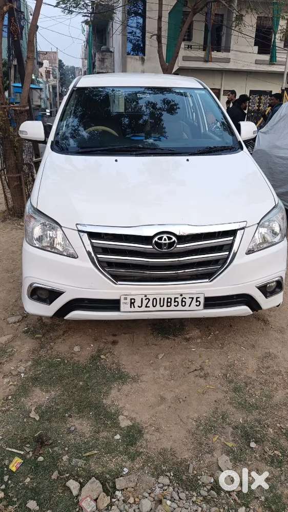 Toyota Innova 2015