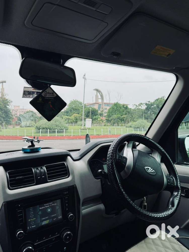 Mahindra Scorpio S11 Black 2019
