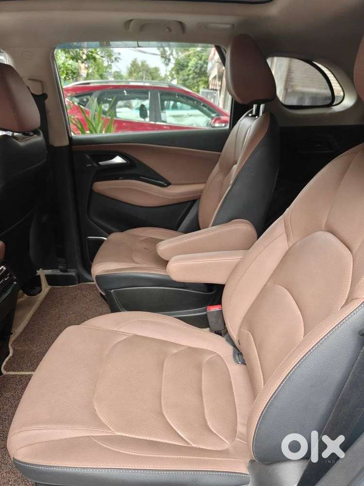 Mg Hector Plus Sharp Pro 1.5 Turbo Petrol Cvt 6 Str, 2023, Petrol